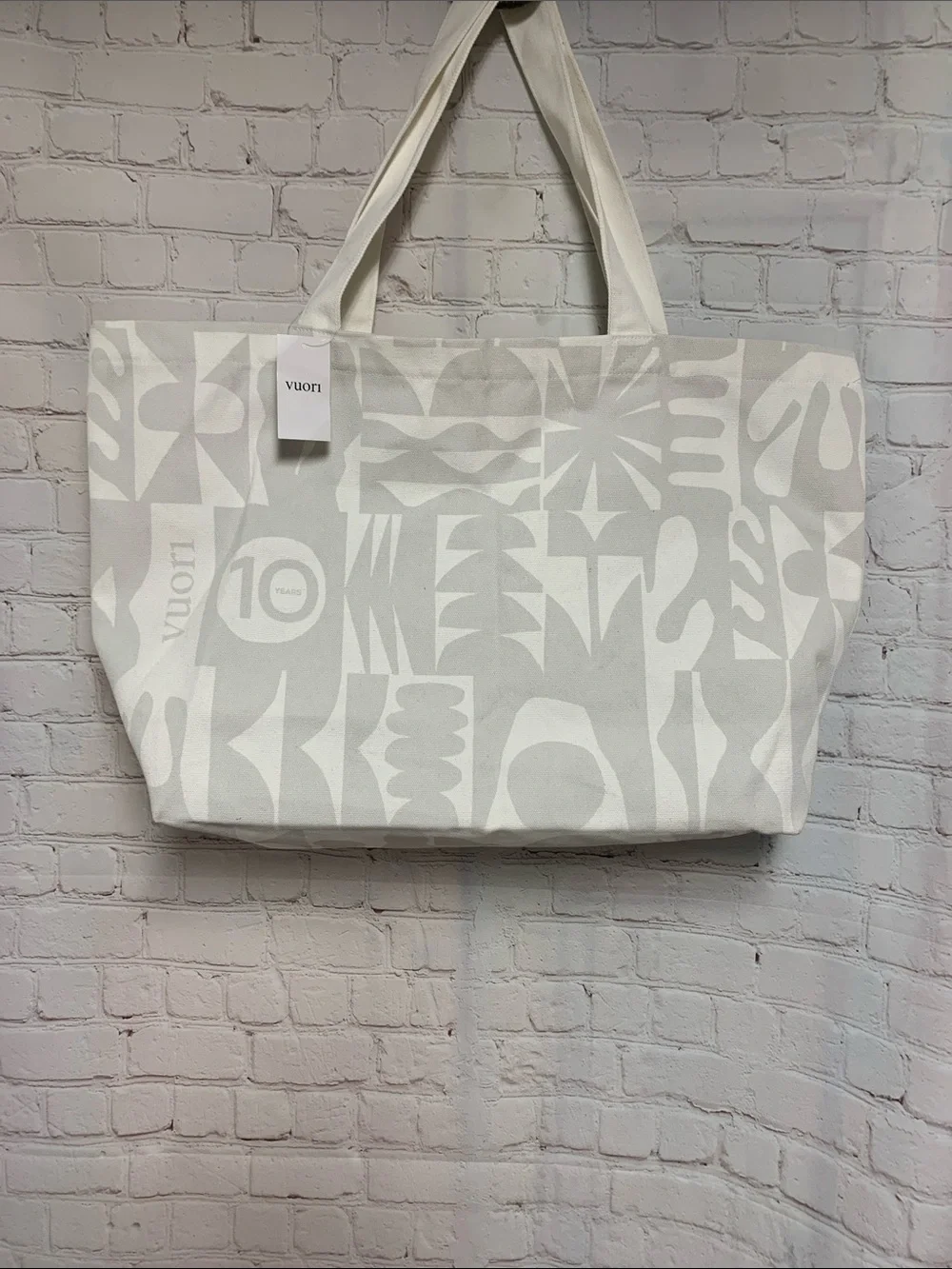NEW Vuori Limited Edition Cody Hudso White Gray Graphic Beach XLarge Canvas Tote